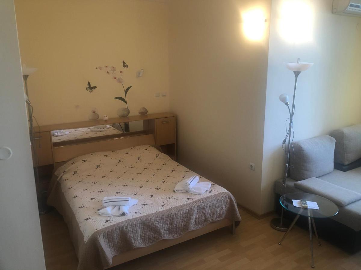 Dilov Apartments In Yalta Zlatni pjasătsi Eksteriør bilde