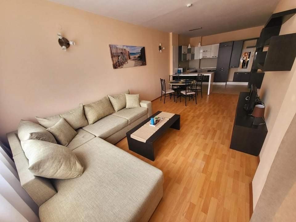 Dilov Apartments In Yalta Zlatni pjasătsi Eksteriør bilde