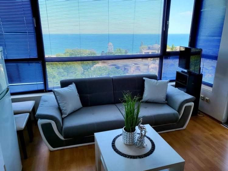 Dilov Apartments In Yalta Zlatni pjasătsi Eksteriør bilde