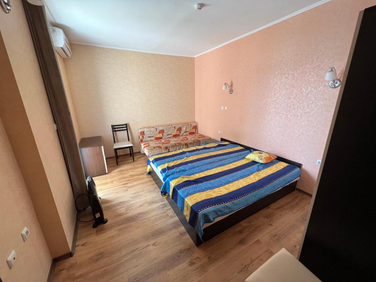 Dilov Apartments In Yalta Zlatni pjasătsi Eksteriør bilde