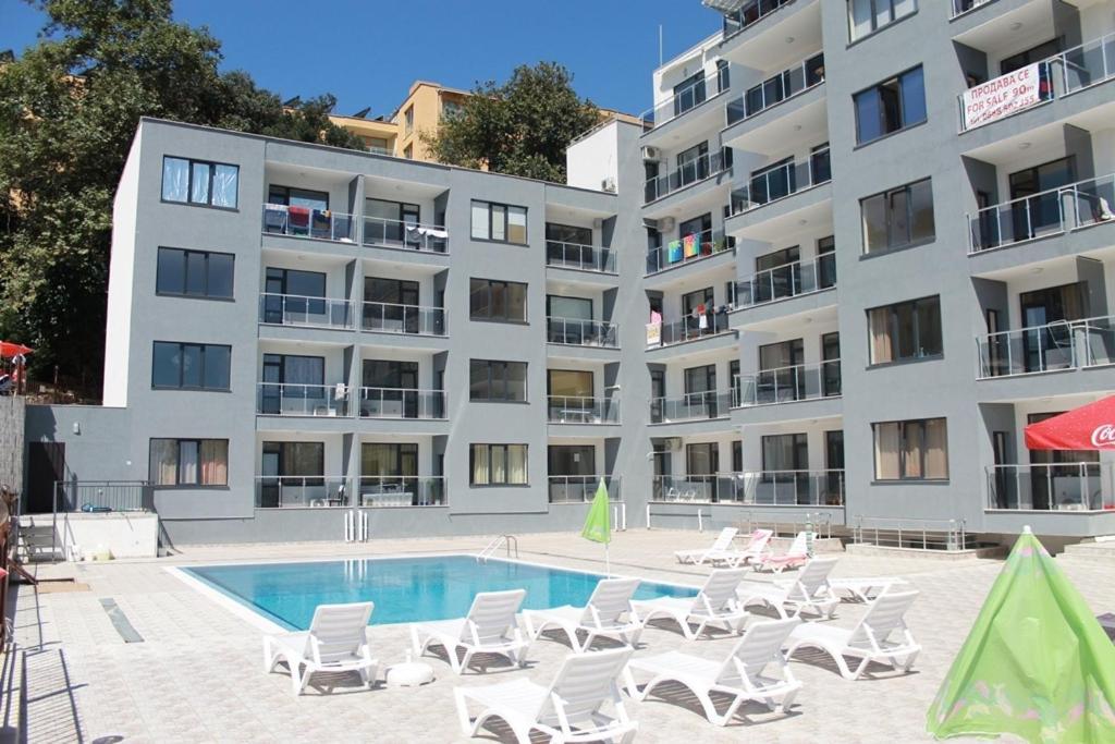 Dilov Apartments In Yalta Zlatni pjasătsi Eksteriør bilde