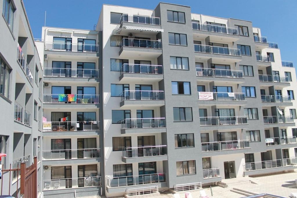 Dilov Apartments In Yalta Zlatni pjasătsi Eksteriør bilde