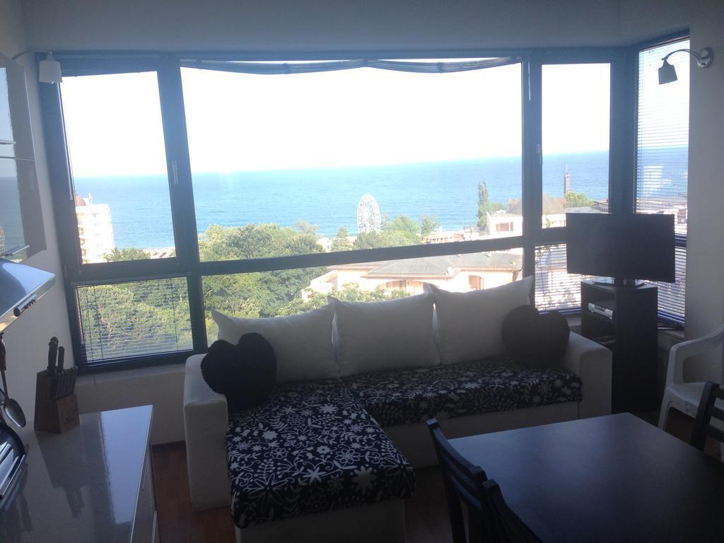 Dilov Apartments In Yalta Zlatni pjasătsi Eksteriør bilde